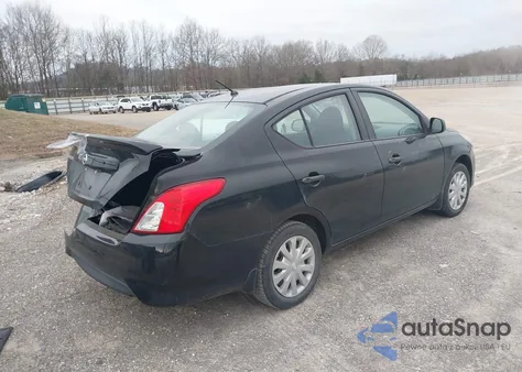 2015 Nissan Versa 1.6 S z USA, uszkodzony, nr VIN 3N1CN7AP2FL859883